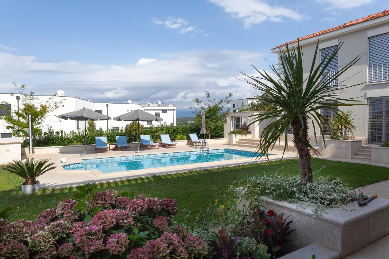 Deluxe Apartments Vila Carissa Malinska Exterior foto